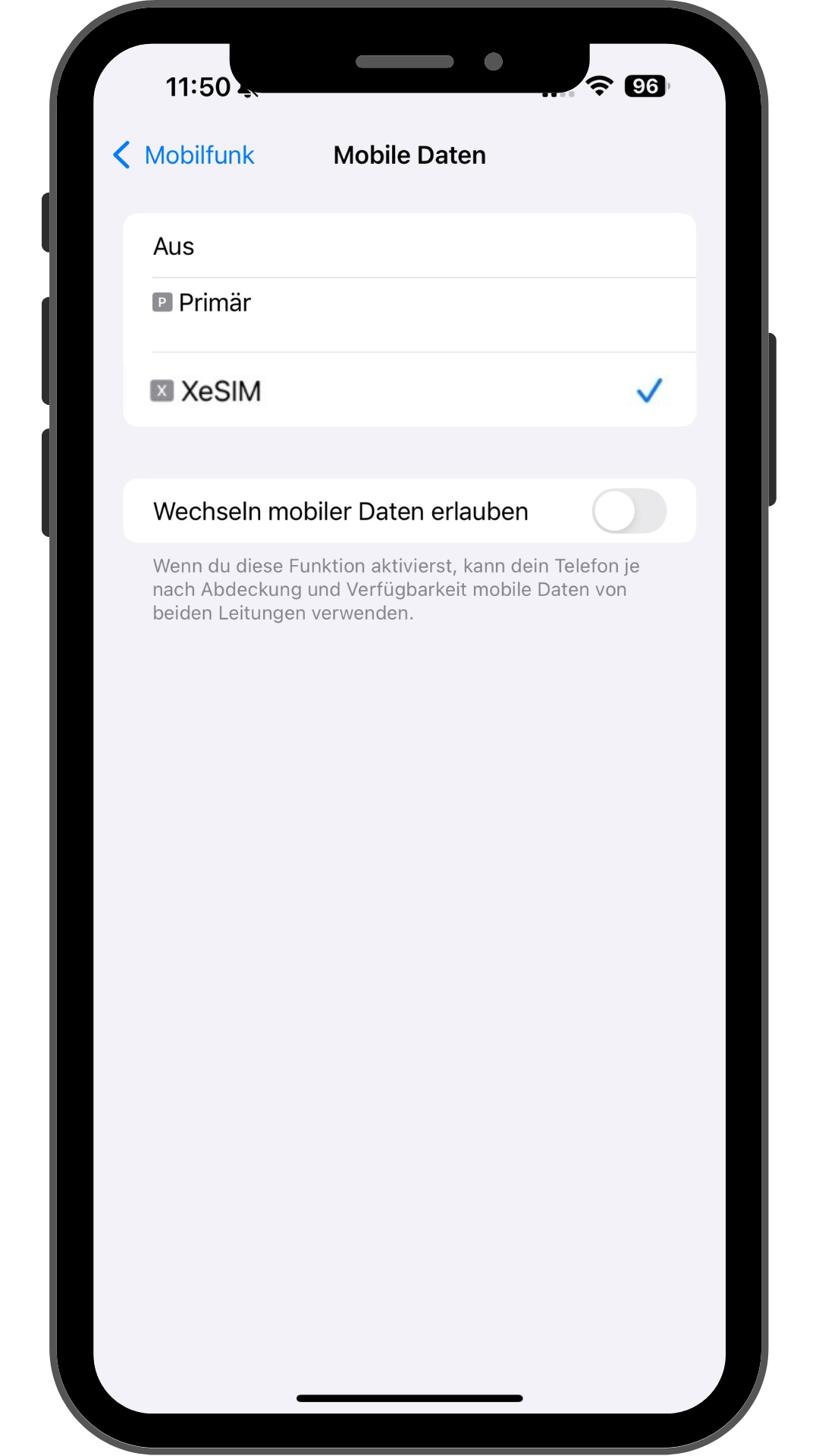 iPhone-Bildschirm mit Anzeige der Einstellungen für mobile Daten mit ausgewählter XeSIM und deaktivierter Datenumschaltoption für die Dual-SIM-Nutzung.